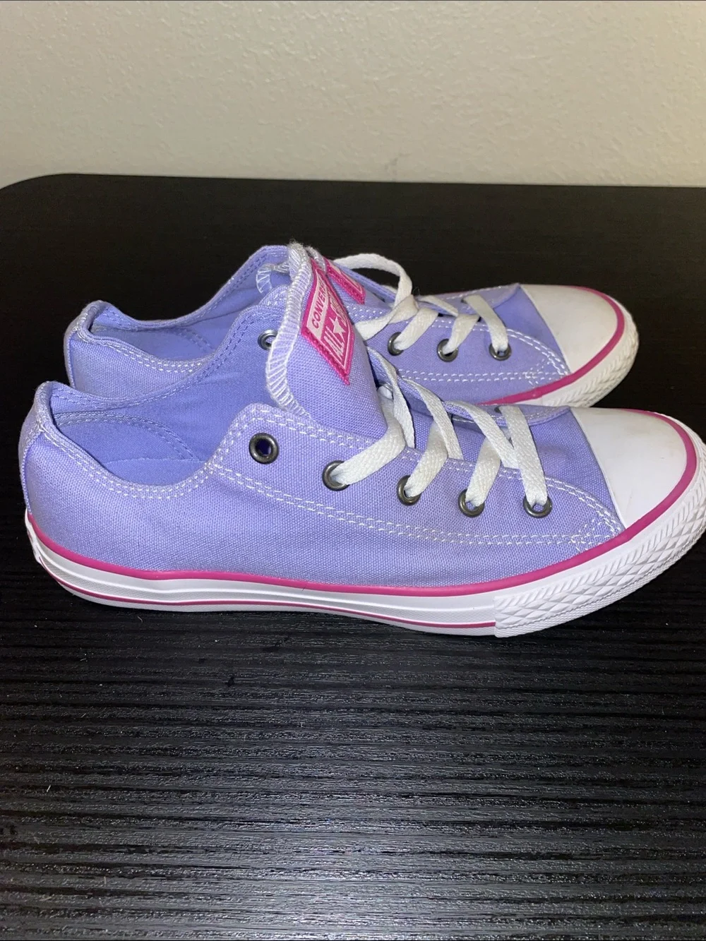Converse Lavender Canvas Low Top Sneakers with Pink Accents Sz 4
